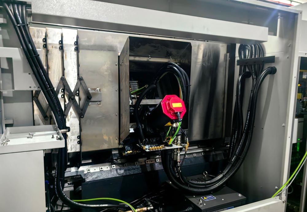 Токарный станок с ЧПУ с приводным инструментом EverX GL250M