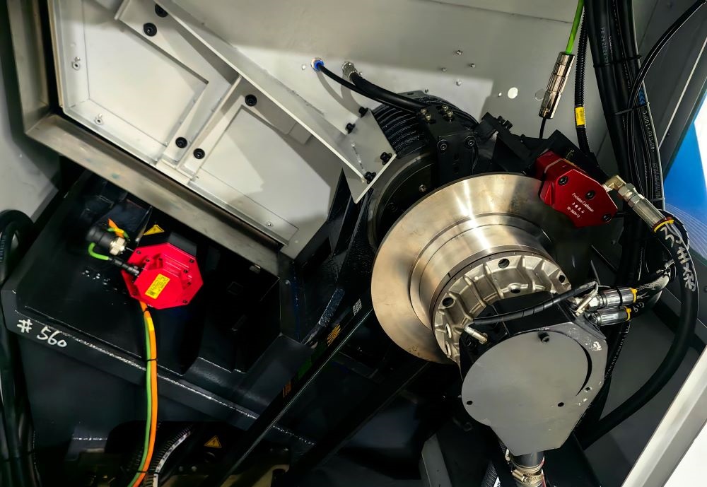 Токарный станок с ЧПУ с приводным инструментом EverX GL250M