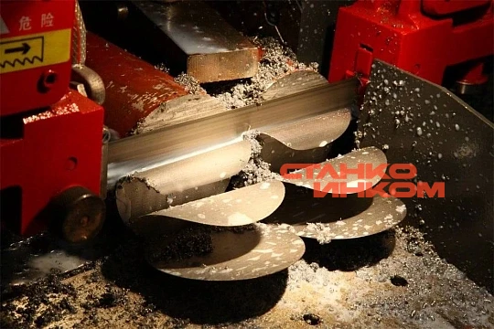 Колонный полуавтоматический ленточнопильный станок IRON-CUT CH-400