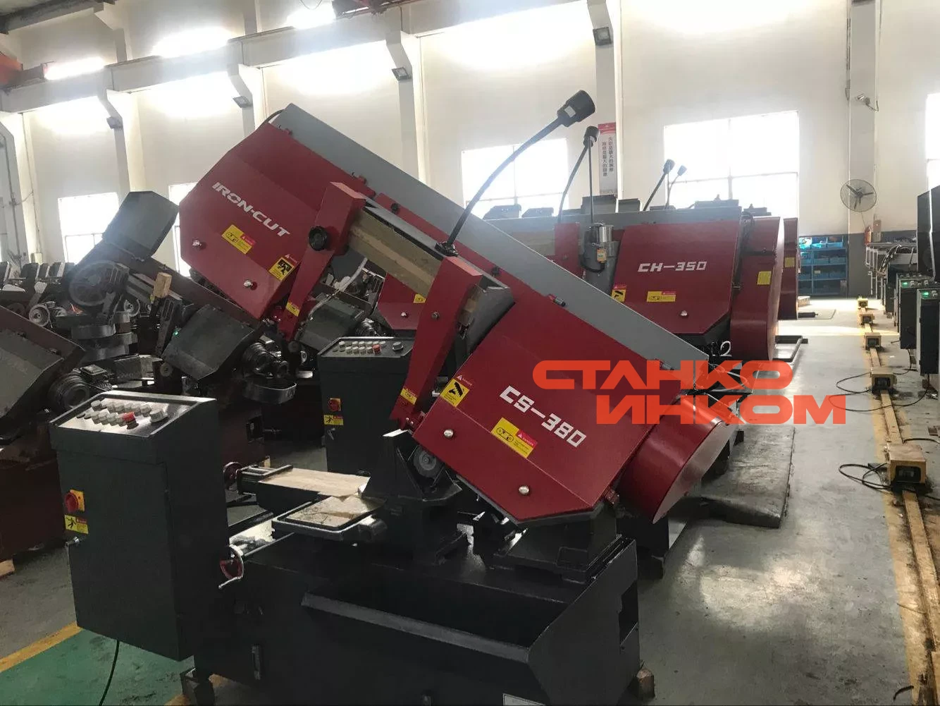 Консольный полуавтомат ленточнопильный станок IRON-CUT CS-380 (GW4038) Консольный полуавтомат ленточнопильный станок IRON-CUT CS-380 (GW4038)