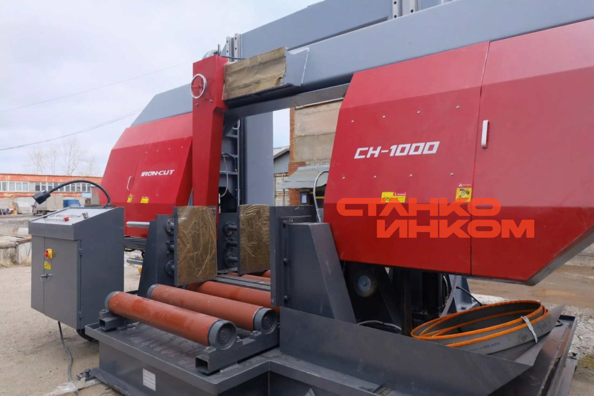 Колонный полуавтоматический ленточнопильный станок IRON-CUT CH-1000 (g42100) Колонный полуавтоматический ленточнопильный станок IRON-CUT CH-1000 (g42100)