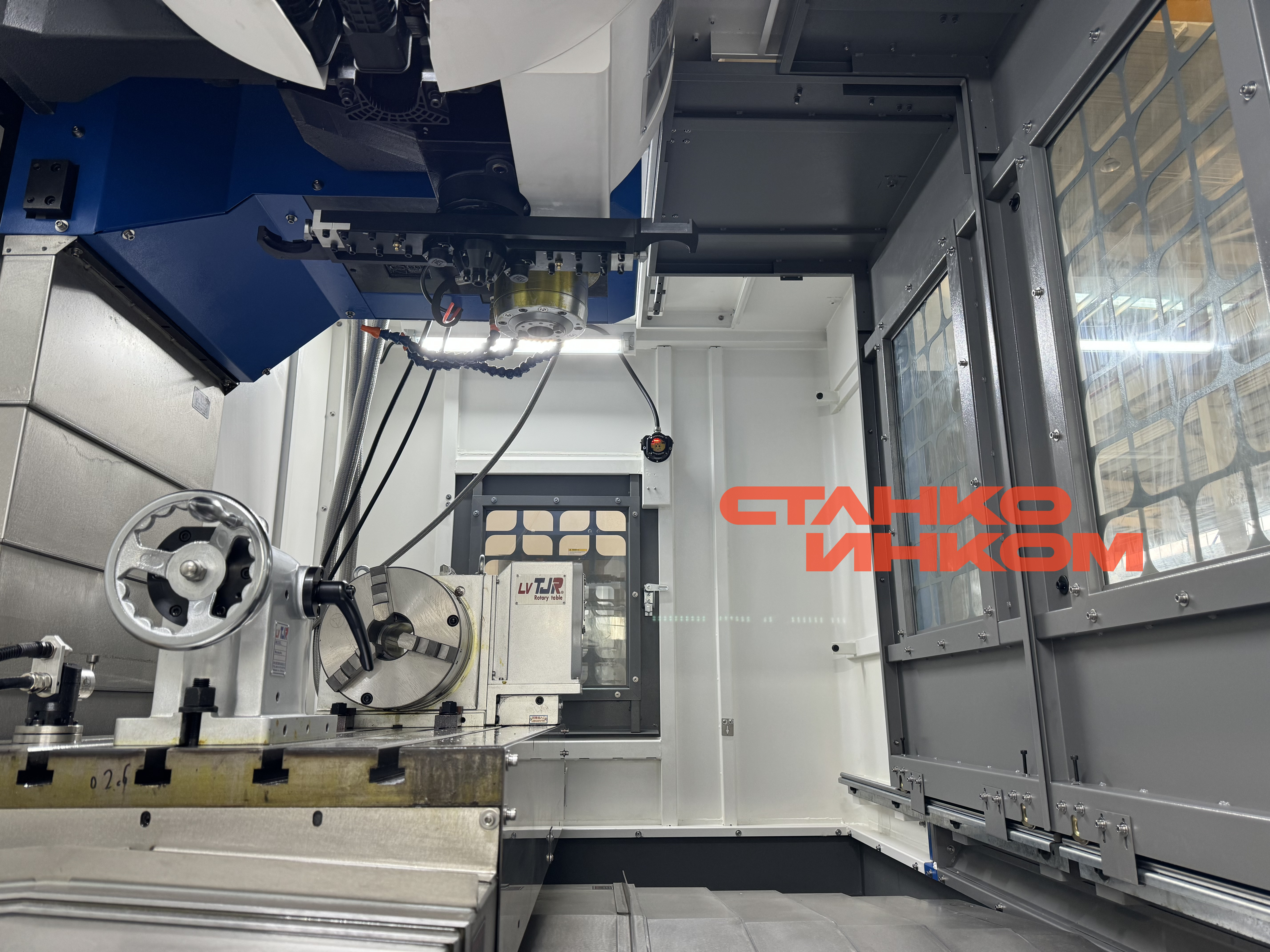 Вертикальный обрабатывающий центр EverX VMC1370