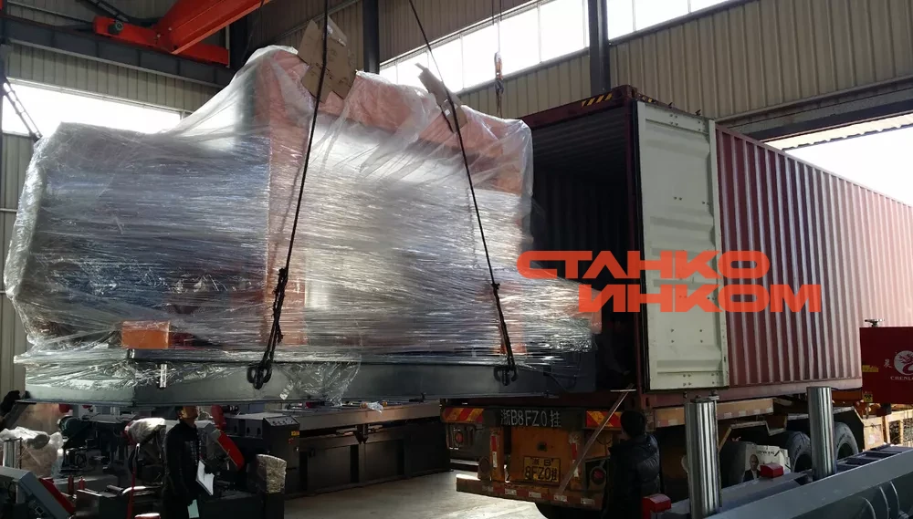 Ленточнопильный станок колонный полуавтомат IRON-CUT CH-800 Ленточнопильный станок колонный полуавтомат IRON-CUT CH-800