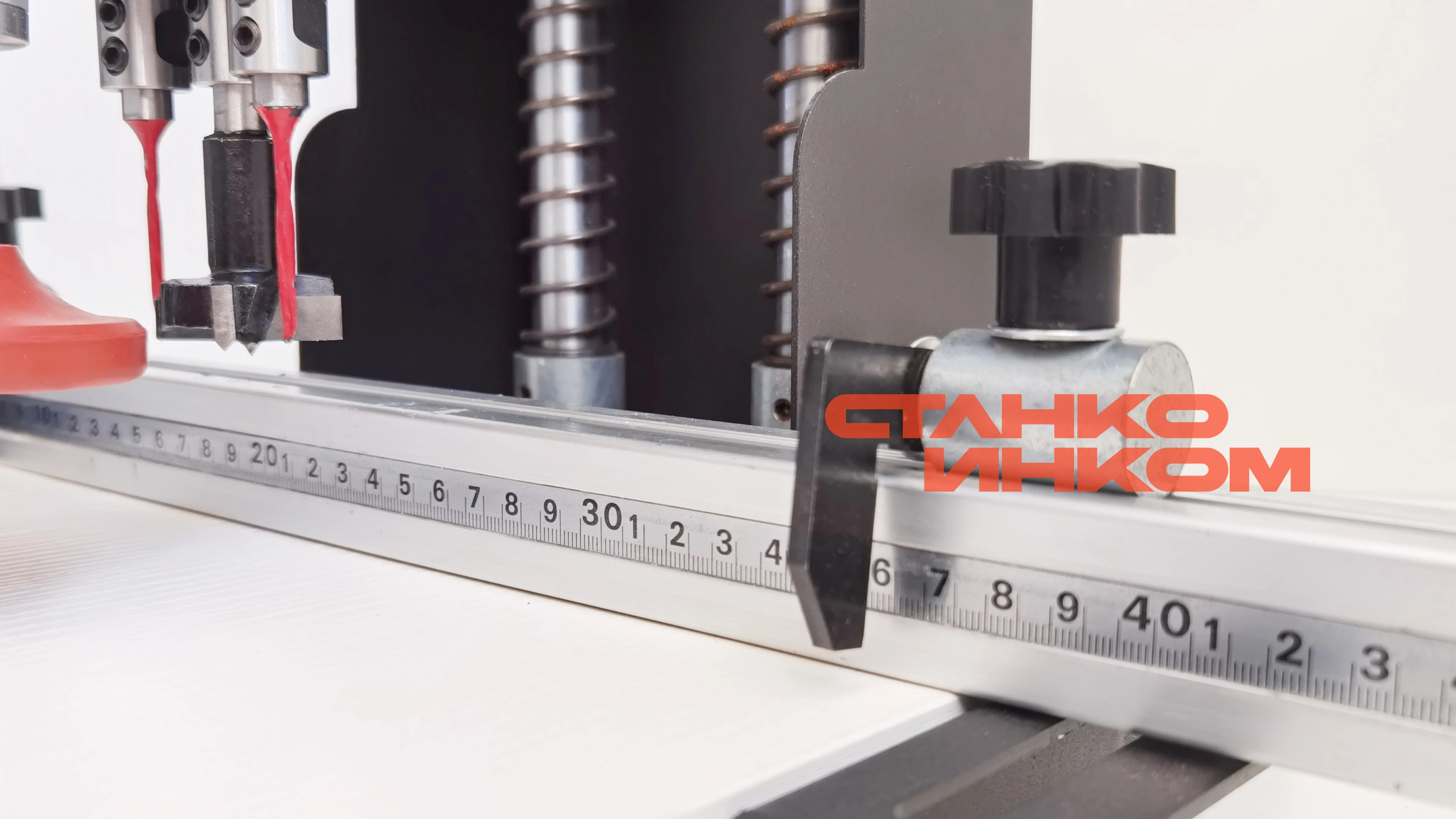 Сверлильно-присадочный станок для петель Xiking MZB7303 Сверлильно-присадочный станок для петель Xiking MZB7303