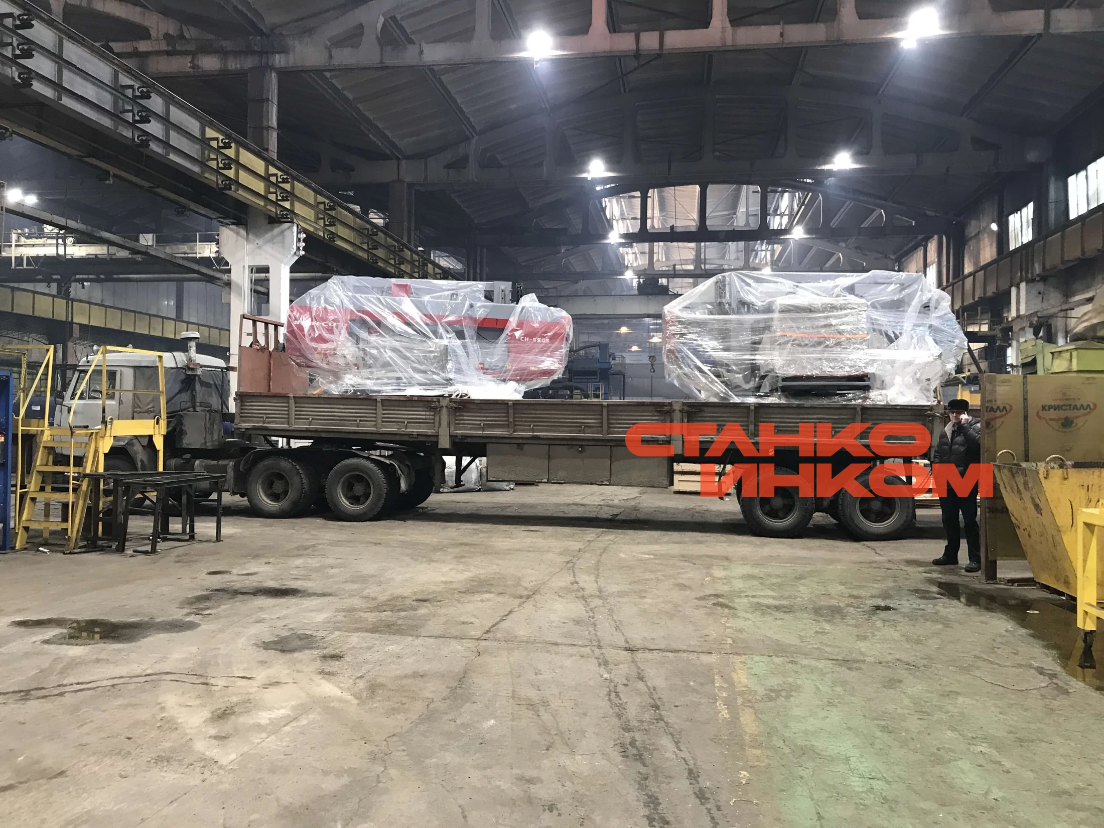 Полуавтоматический ленточнопильный станок IRON-CUT CH-650S Полуавтоматический ленточнопильный станок IRON-CUT CH-650S