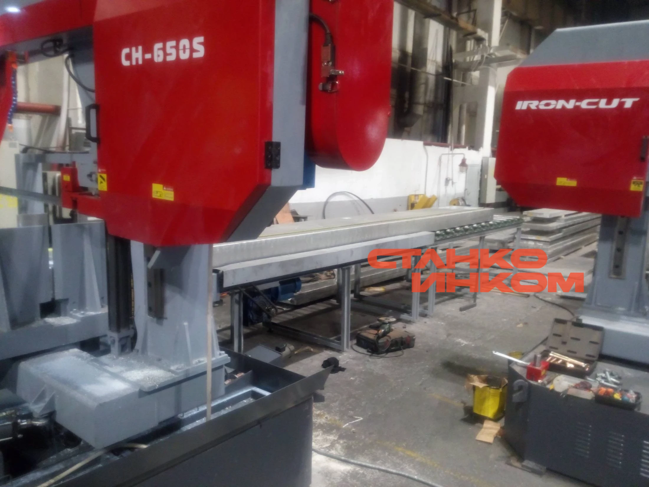 Полуавтоматический ленточнопильный станок IRON-CUT CH-650S Полуавтоматический ленточнопильный станок IRON-CUT CH-650S