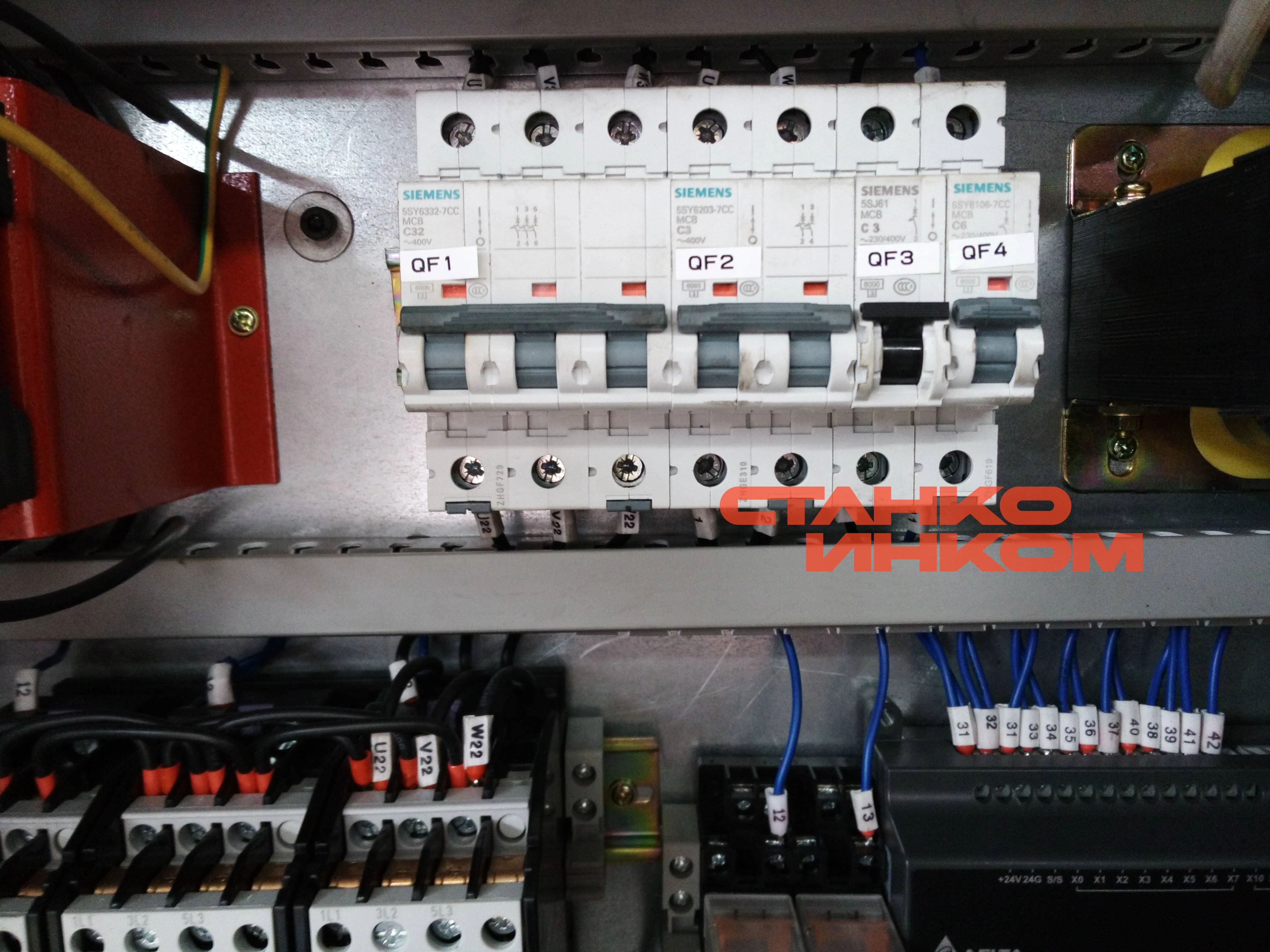 Ленточнопильный станок колонный полуавтомат IRON-CUT CH-800 Ленточнопильный станок колонный полуавтомат IRON-CUT CH-800