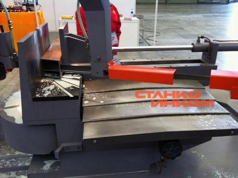 Полуавтоматический ленточнопильный станок IRON-CUT H-480S Полуавтоматический ленточнопильный станок IRON-CUT H-480S