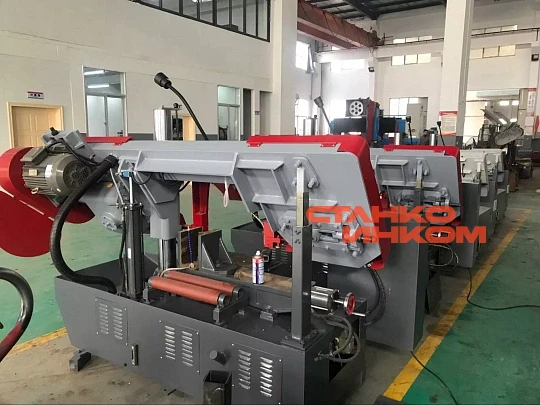 Колонный полуавтоматический ленточнопильный станок IRON-CUT CH-400