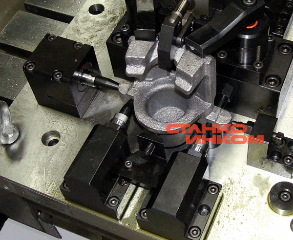 Вертикальный обрабатывающий центр DMTG VDF850