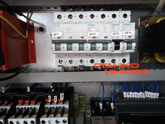 Колонный полуавтоматический ленточнопильный станок IRON-CUT CH-4070 (g4240)